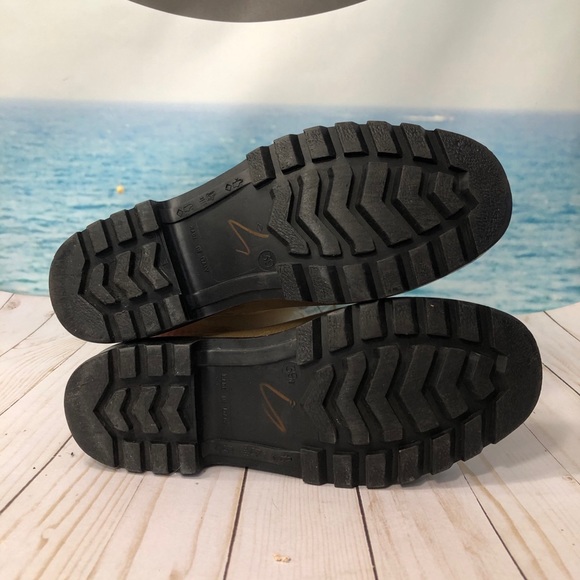 BURBERRY Rubber Rain Boot - Picture 11 of 16